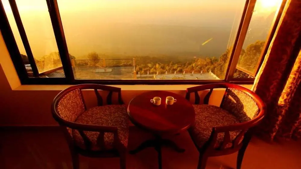 *** ホテル Cloud Dale Suites Devikolam インド